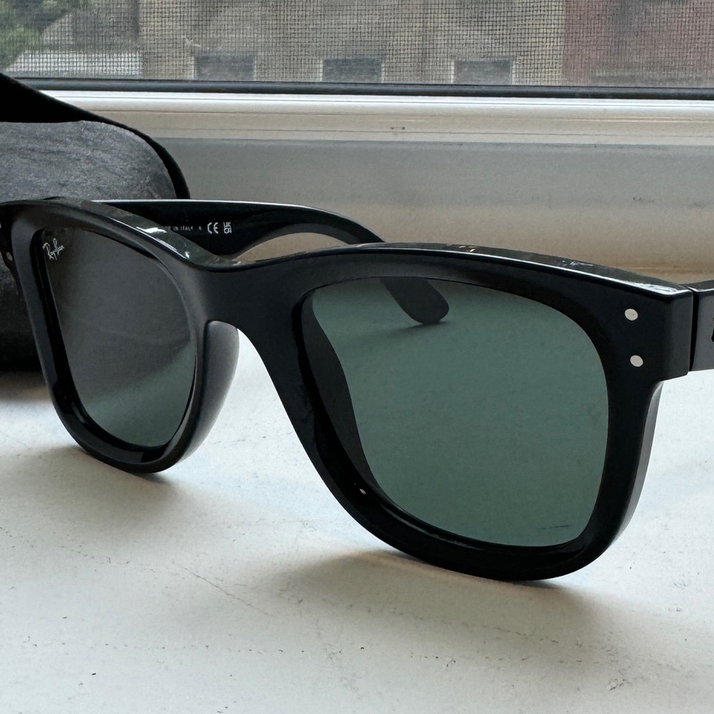 Ray-Ban Wayfarer Reverse Sunglasses - Picture 9 of 10
